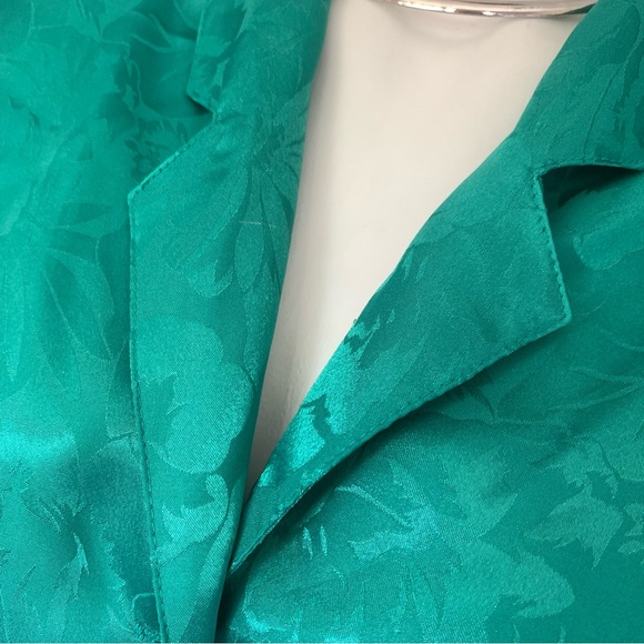 v i n t a g e :: Floral Brocade Jacquard Satin Blouse - Picture 6 of 11